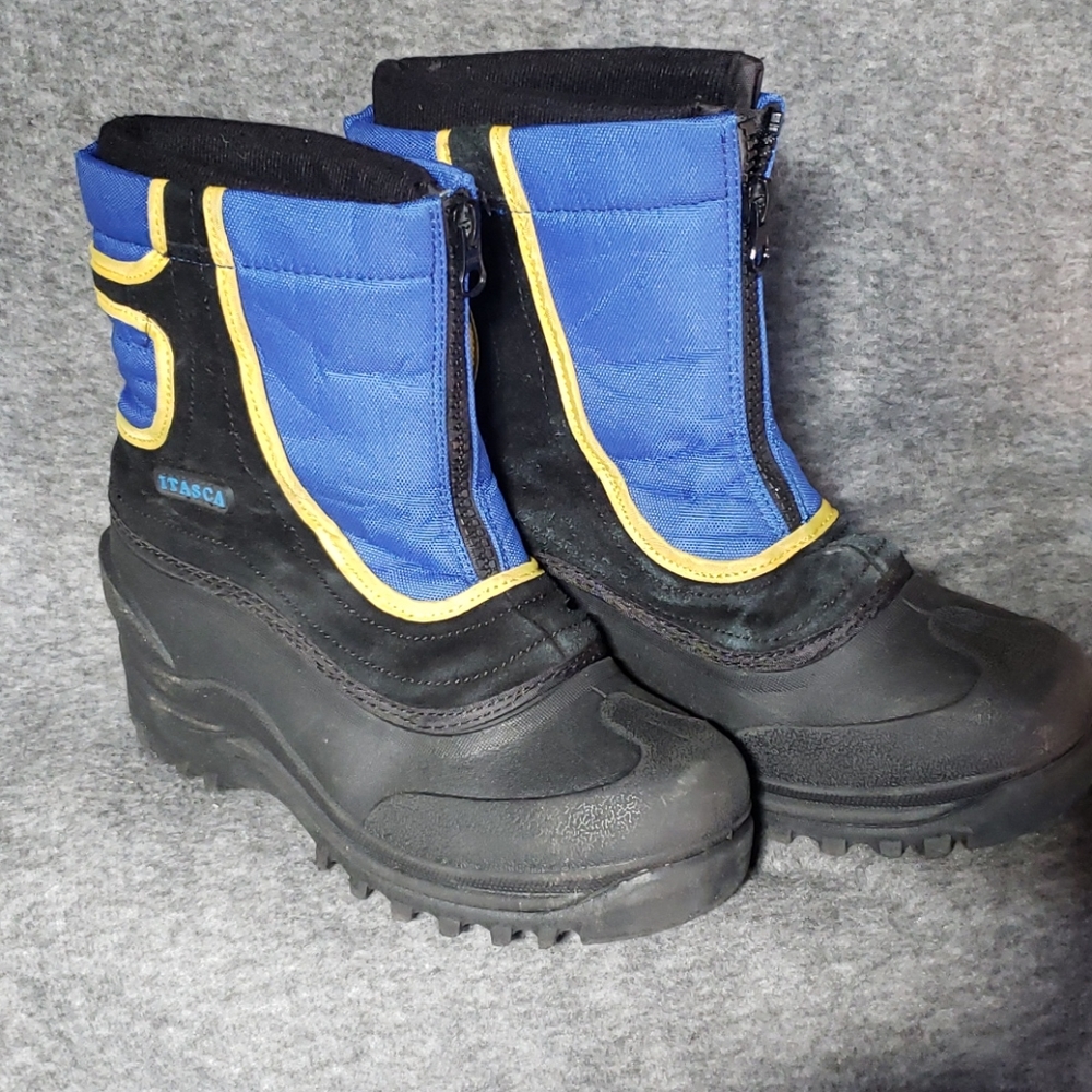 Snow boots